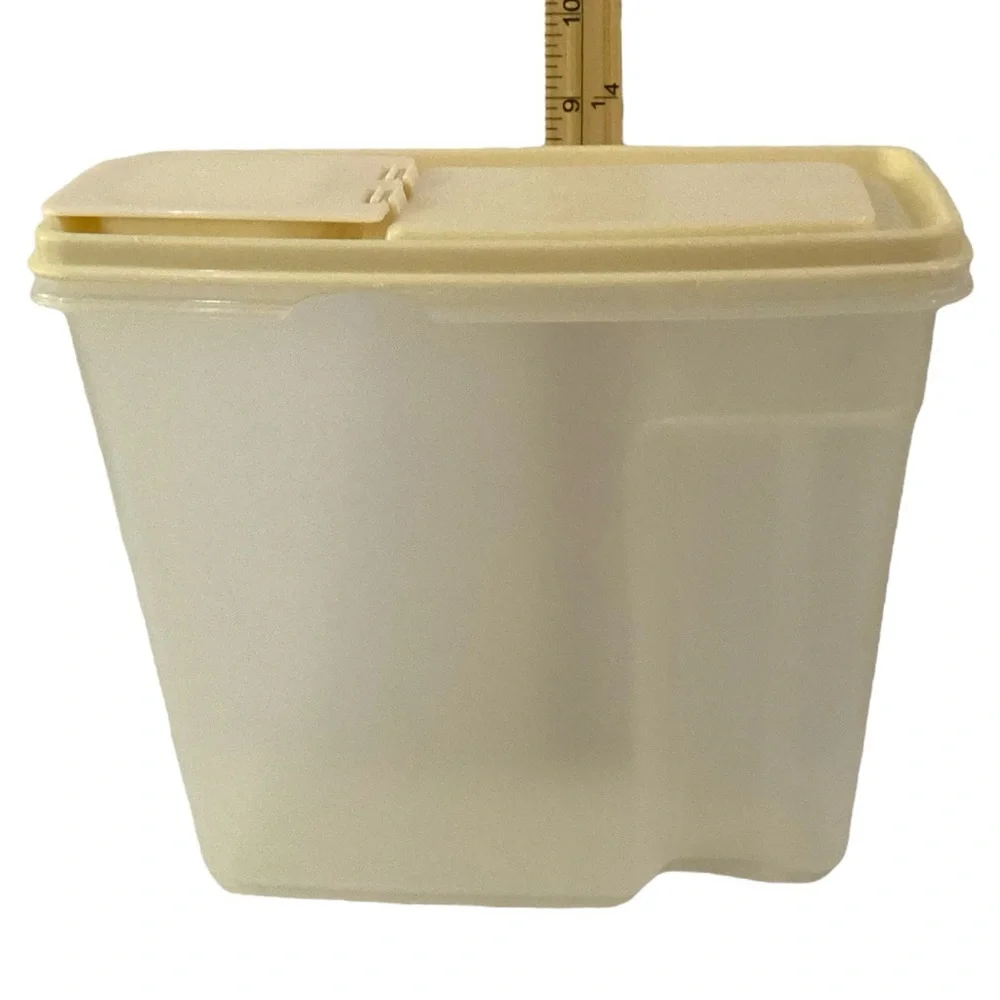 Vintage USA Rubbermaid Servin Saver Cereal Food Pasta Container Keeper #3 13 Cup